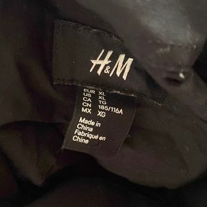 Long Sleeve H&M Men’s button down size XL